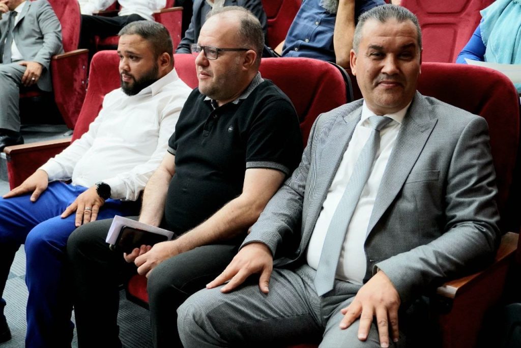 مركز المعلومات والتوثيق السياحي بالتعاون مع قسم الدراسات السياحية بكلية الآداب واللغات بجامعة طرابلس ينظمان حوارية صون القيمة وتعزيز التواصل